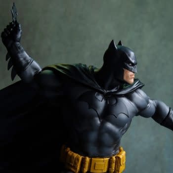 Tweeterhead Unveils Batman (Black and Gray Edition) 1:6 Scale Maquette