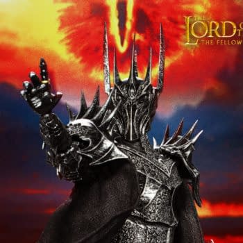 Lord of the Rings Dark Lord Sauron Figure Rises with Beast Kingdom 