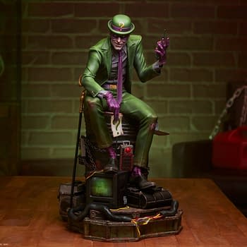 Sideshow Plays a Deadly Game with New DC Comics Riddler Statue 
