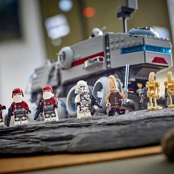 LEGO Battle of Mygeeto Star Wars Republic Juggernaut Set Rolls Out