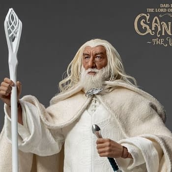 Lord of the Rings Gandalf the White Rises with Beast Kingdom for SDCC