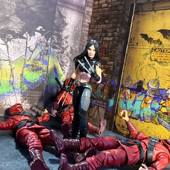 Marvel Legends Showcase - X-23 Shows Her Claws with X-Force