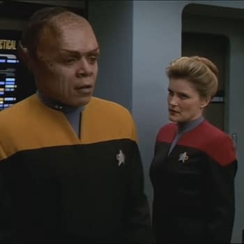 Voyager: Mulgrew & Russ Reflect Janeway’s “Easy Choice” to Kill Tuvix