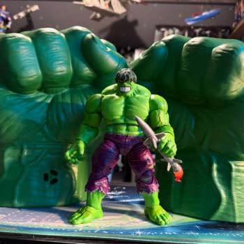 Smash Your Marvel Comics Collection with Hasbro’s Deluxe Hulk Hands