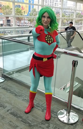 64 San Diego Comic-Con 2023 Cosplay Day 2 Images: Mandos, Indys &#038; More