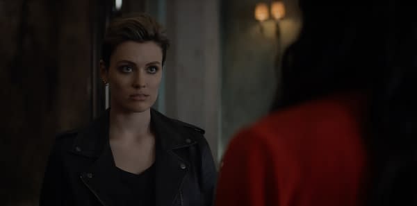 Batwoman Season 2 Finale Preview: Ryan, Sophie &#038; Alice Talk Circe Plan