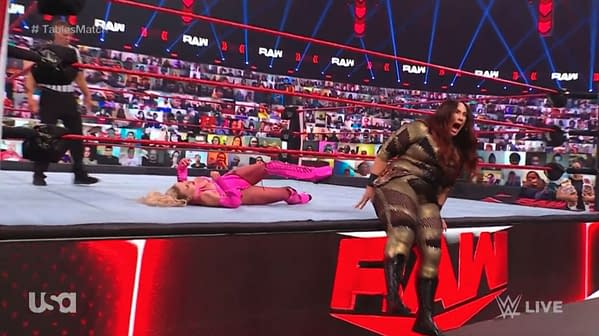 Nia Jax injures her hole on WWE Raw, creating an instantly viral moment.