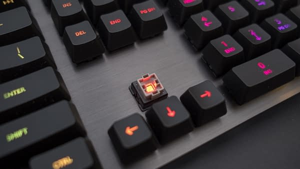 Simplified Mechanics: We Review Logitech's 513 Carbon Gaming Keyboard