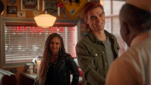 Riverdale EP Discusses Reasons for Time Jump, Archie/Betty Kiss &#038; More