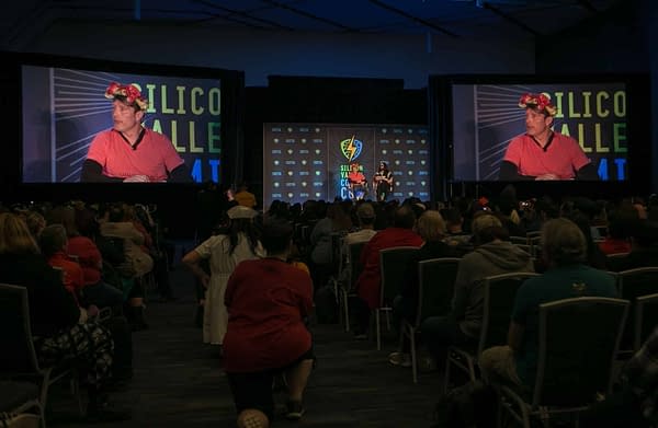 Mads Mikkelsen Wore a Fannibal Flower Crown at Silicon Valley Comic Con