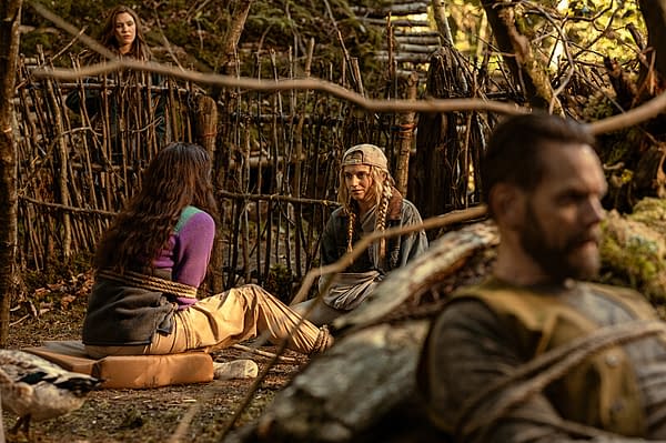 Yellowjackets Star [SPOILER] on [SPOILER] Death; Season 3 Ep. 9 Images