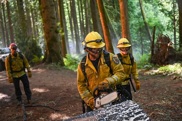 Fire Country S04E02: "Not a Stray" Images Spotlight Shawn Hatosy