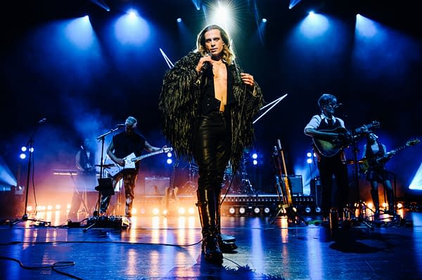 The Vampire Lestat: Sam Reid Rocks Out for "One Night Only" (IMAGES)
