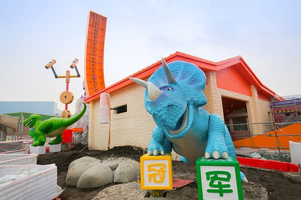 shanghai disneyland toy story