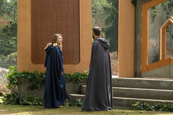 Supergirl Season 3: 14 Photos From the 'Darkside of the Moon'