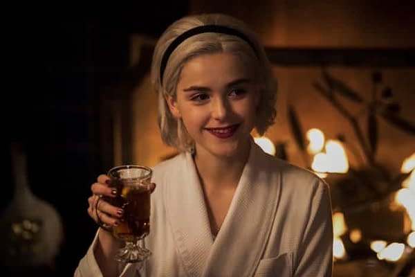 Chilling Adventures of Sabrina: A Midwinter's Tale &#8211; Seances, Evil Santas and Spells! (TRAILER)