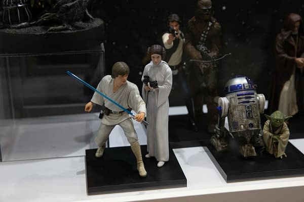 Star Wars Celebration Chicago Day 1 Small Gallery: Cosplay and Collectables [SWCC]