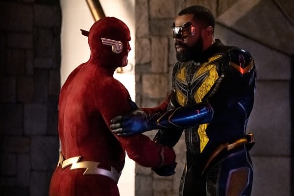 The Flash -- "Crisis on Infinite Earths: Part Three" -- Image Number: FLA609b_0412b.jpg -- Pictured (L-R): John Wesley Shipp as Flash 90 and Cress Williams as Black Lightning -- Photo: Katie Yu/The CW -- © 2019 The CW Network, LLC. All Rights Reserved.