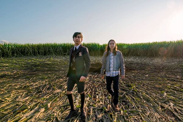 THE UMBRELLA ACADEMY (L to R) AIDAN GALLAGHER as NUMBER FIVE and ELLEN PAGE as VANYA HARGREEVES in episode 203 of THE UMBRELLA ACADEMY Cr. CHRISTOS KALOHORIDIS/NETFLIX © 2020