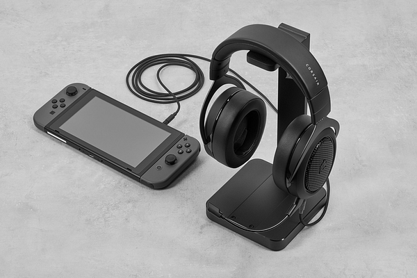 A look at the HS70 Bluetooth with a Nintendo Switch, courtesy of CORSAIR.