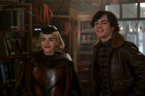 CHILLING ADVENTURES OF SABRINA (L to R) KIERNAN SHIPKA as SABRINA and ROSS LYNCH as HARVEY KINKLE in episode 215 of CHILLING ADVENTURES OF SABRINA Cr. DIYAH PERA/NETFLIX © 2020