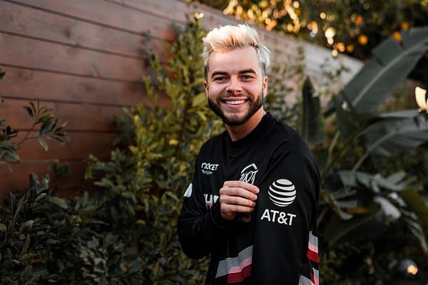 A look at Nadeshot showing off the sponsorship, courtesy of 100 Thieves.