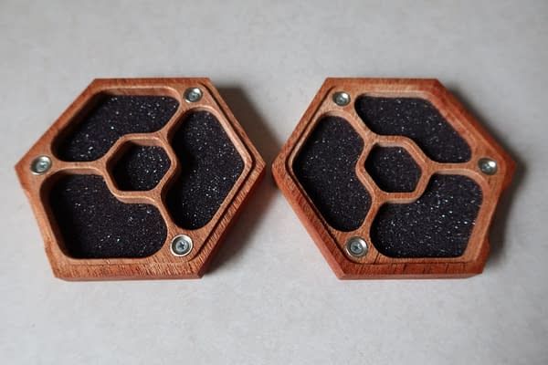 Review: Wyrmwood's Tabletop Hexagonal Gaming System