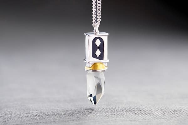 RockLove Reveals Two New Star Wars Kyber Crystal Necklaces