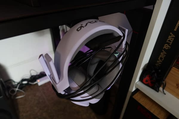 Secretlab review: Can this high-end gaming desk actually hide your cables?