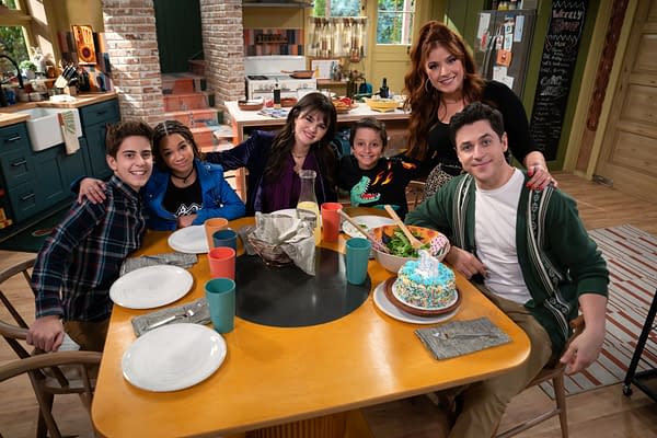 Wizards Beyond Waverly Place Official Trailer: Gomez, Henrie Return