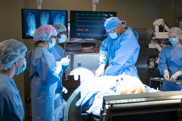 Scrubs S01E01: "My Return," S01E02: "My 2nd First Day" Images Released