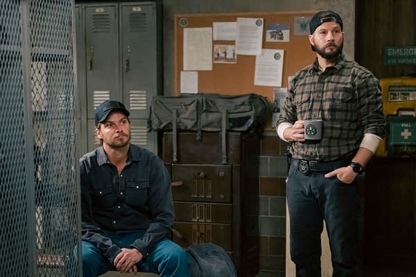 Marshals Try Containing a Prison Bus Crash: S01E10 "Playing with Fire"