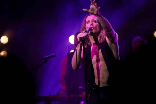 The Vampire Lestat: Sam Reid Rocks Out for "One Night Only" (IMAGES)