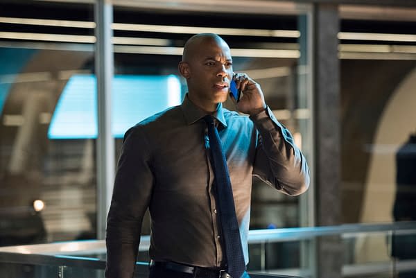 Supergirl Season 3: 14 Photos from 'Of Two Minds'