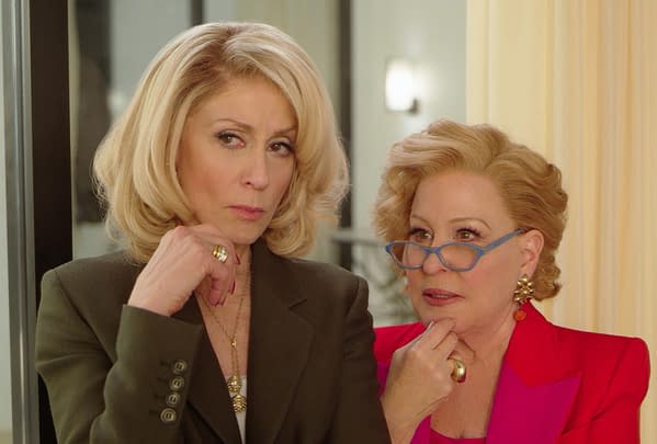 THE POLITICIAN (L to R) JUDITH LIGHT as DEDE STANDISH and BETTE MIDLER as HADASSAH GOLD in episode 6 of THE POLITICIAN. Cr. COURTESY OF NETFLIX/NETFLIX © 2020