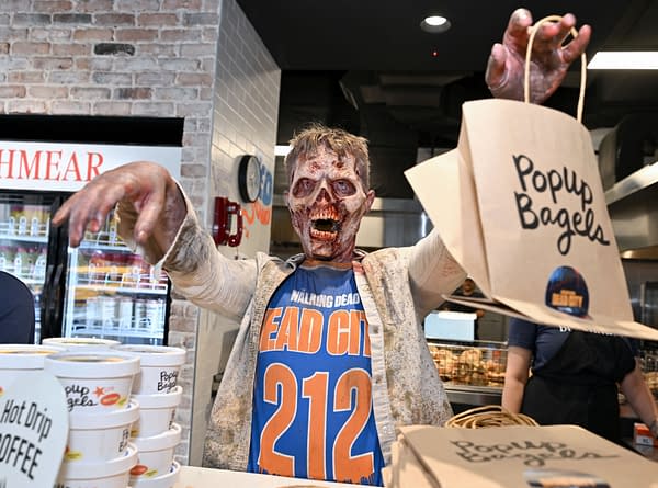 The Walking Dead: Dead City: NYC Tourist Walkers Help Hype Season 3