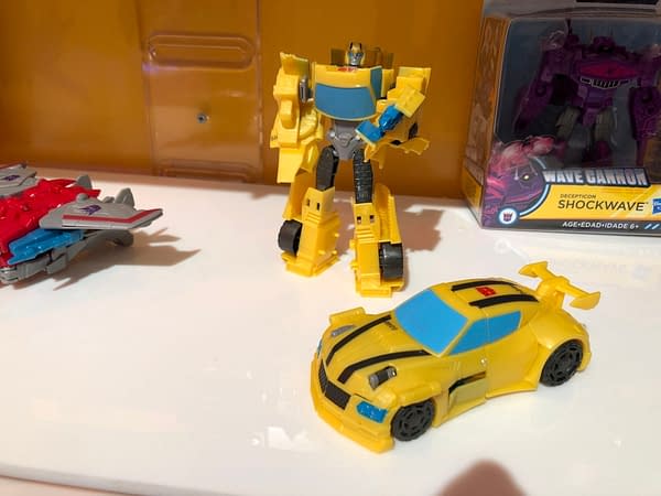 Toy Fair New York: Transformers Introduces New Animated Series Figures, Predaking at Presentation