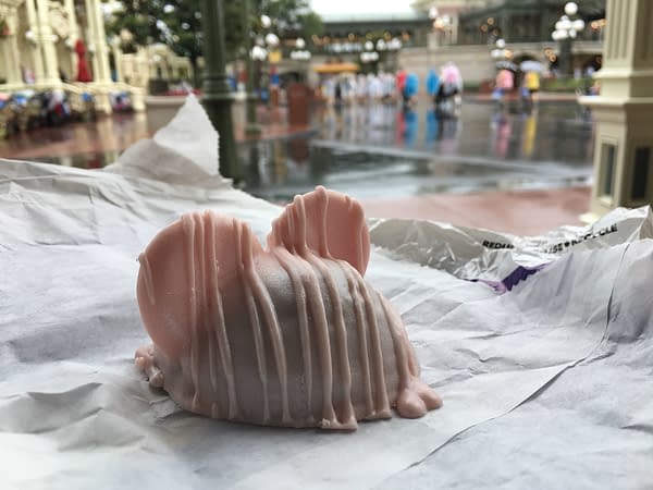 Nerd Food: Millennial Pink Brownie Cupcake at the Confectionery in Magic Kingdom