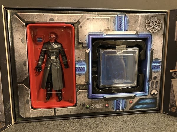 Marvel Legends SDCC Exclusive Red Skull and Tesseract 6