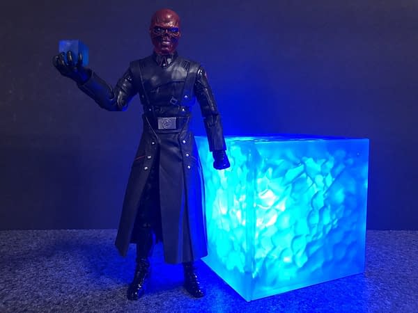 Marvel Legends SDCC Exclusive Red Skull and Tesseract 8