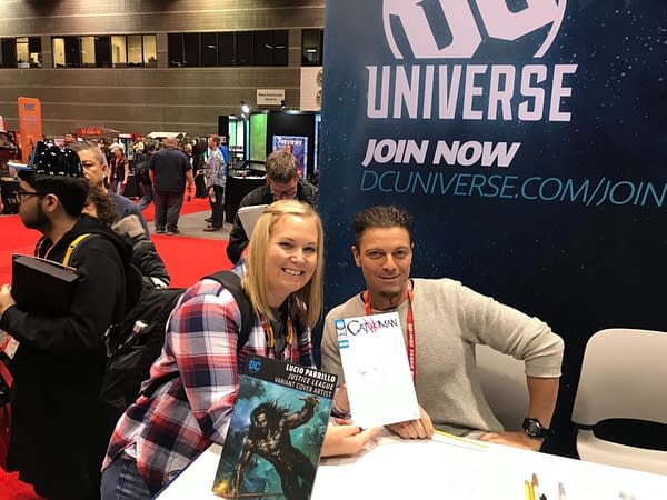 Getting a Catwoman Sketch Cover From Lucio Parrillo at the C2E2 DC Booth (Video)