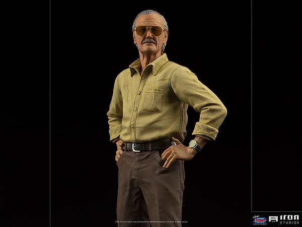 Stan Lee Stands 23