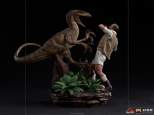 Jurassic Park Clever Girl Velociraptor Statue Arrives at Iron Studios