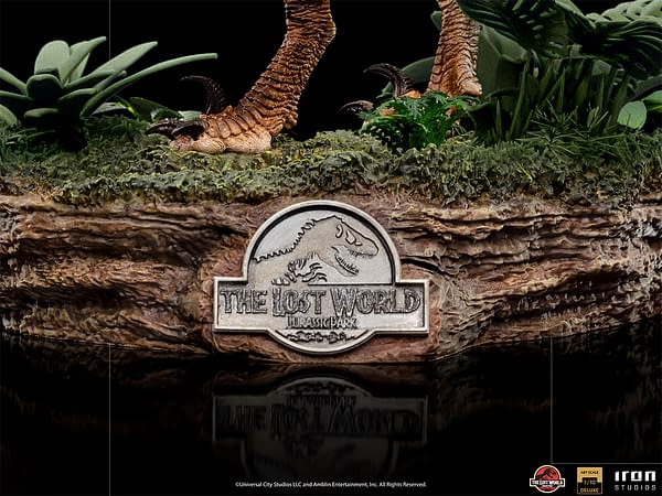 Iron Studios Debuts Jurassic Park: The Lost World Velociraptor Statue