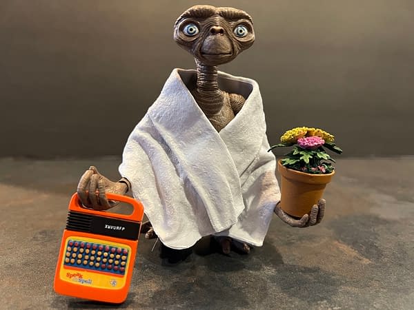 ET Is One Of The Cutest NECA Figures They Have Ever Done