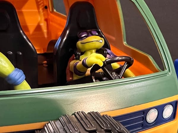 TMNT Mutant Mayhem: Let's Check Out The New Playmates Turtle Van