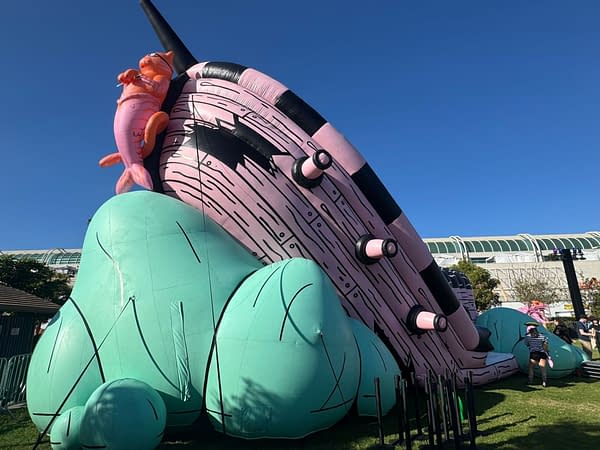 A Run Through San Diego Comic-Con, Outside, Inside, Into The Night