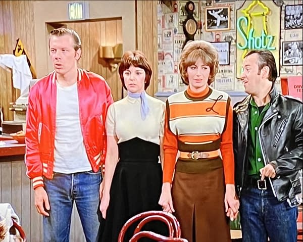 Laverne & Shirley: Michael McKean Reacts to Concert Theme Performance