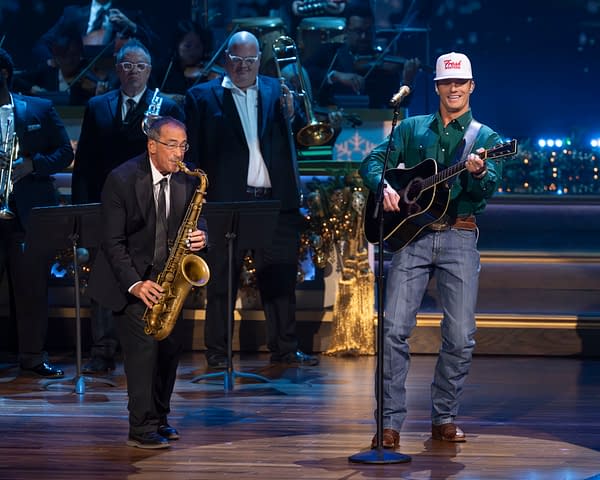 CMA COUNTRY CHRISTMAS