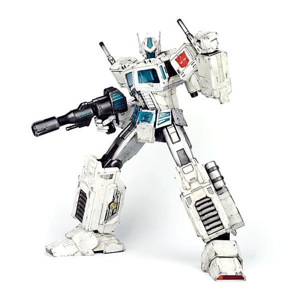 Change Colors and Roll Out: We Review The G1 Ultra Magnus from ThinkGeek